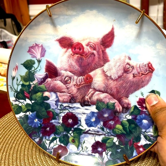 Danbury Mint, Pigs in Bloom, Joan Wright, " Hamming It Up" Farm, Garden, Cottage - Picture 1 of 4